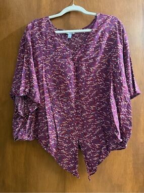 Women's Floral V-Neck Tie Front Hem Blouse - Plum
